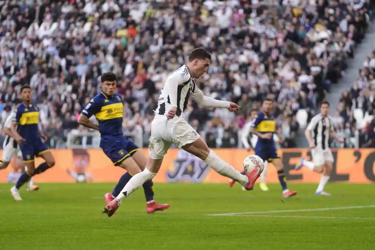 Vlahovic in campo contro il Genoa