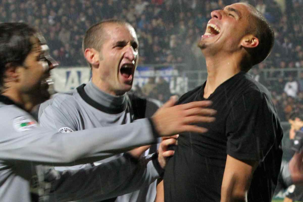 Diego Ribas da Cunha, Chiellini e Trezeguet festeggiano insieme dopo un gol