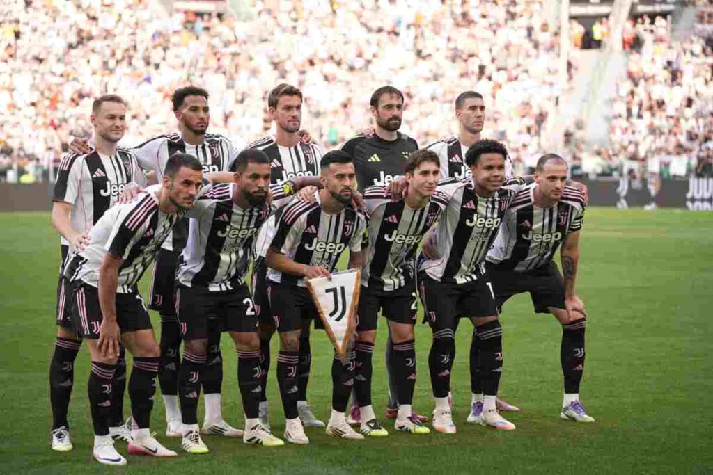 La formazione della Juventus in posa