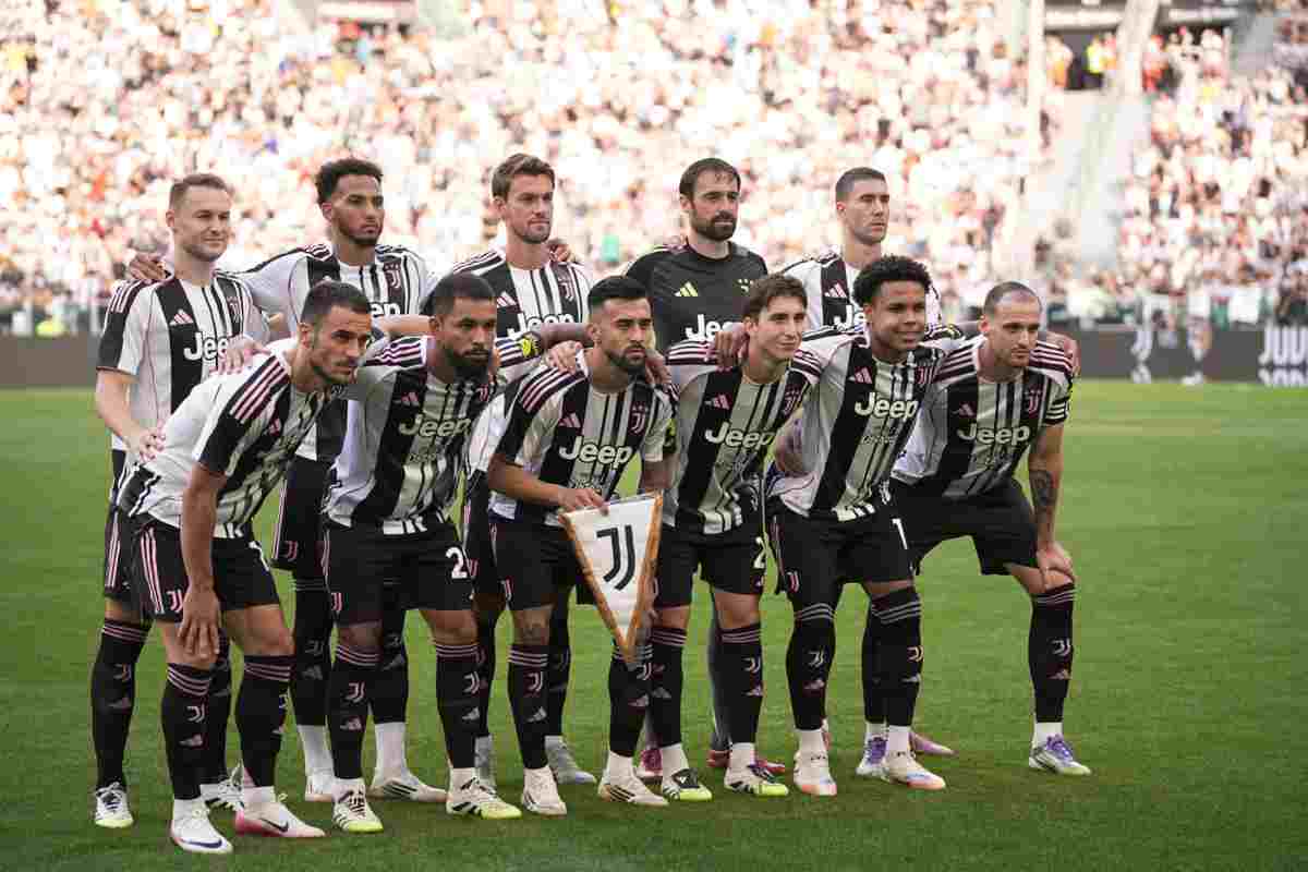 La formazione della Juventus in posa