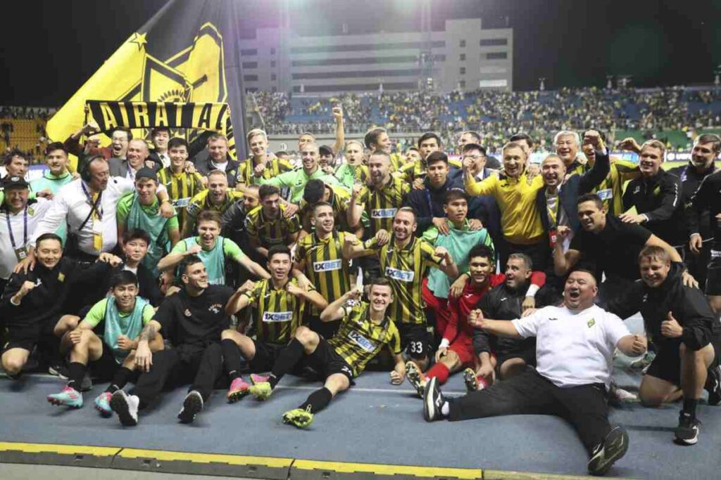 Il Kairat festeggia la qualificazione in Champions League