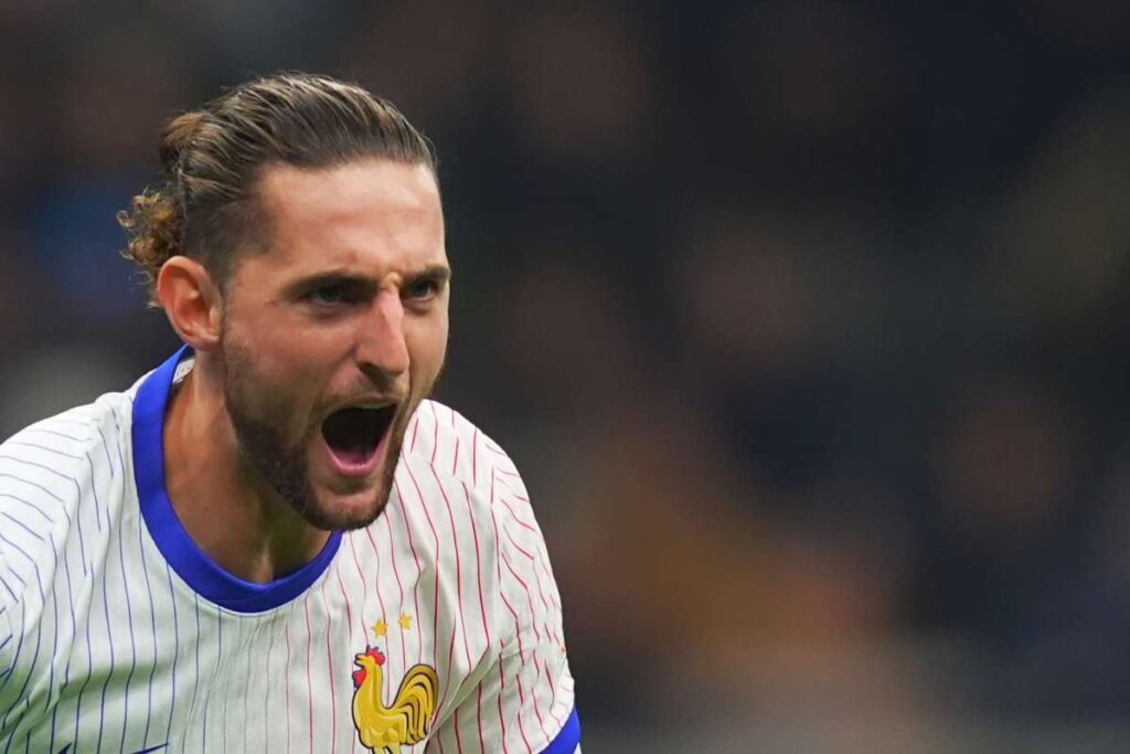 Rabiot esulta con indosso la maglia della Francia