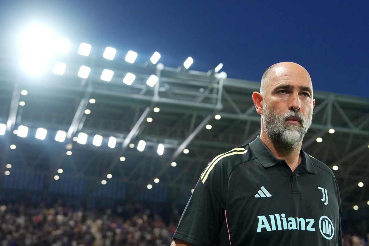 Tudor osserva con lo sguardo cupo da bordo campo