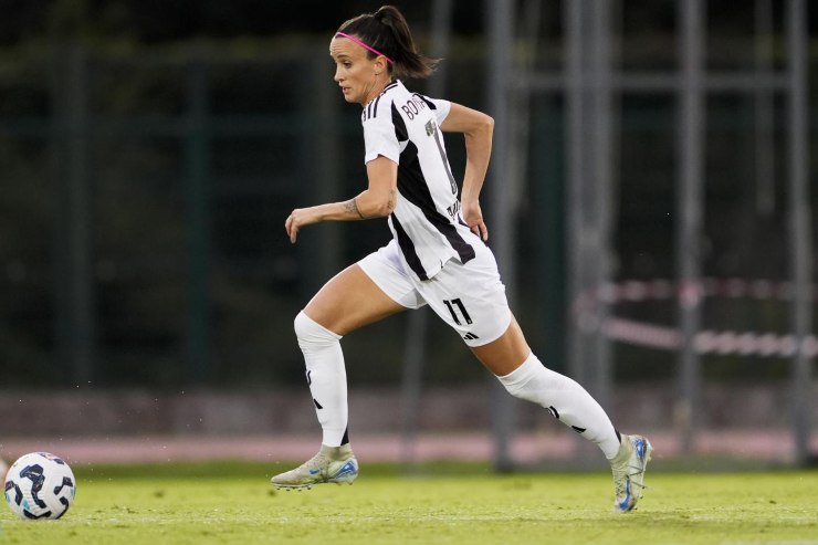 Barbara Bonansea in campo con la maglia della Juventus