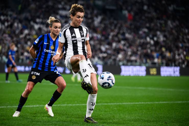 Cristiana Girelli e Lina Magull in campo all'Allianz Stadium