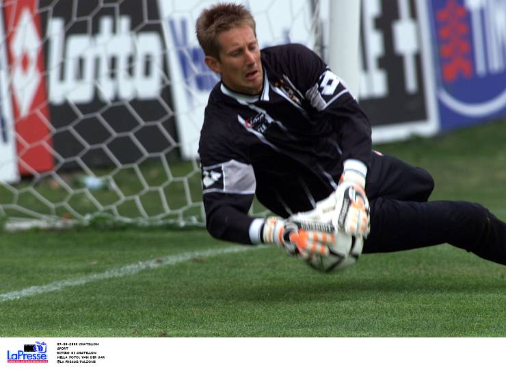 Van der Sar con la maglia della Juve