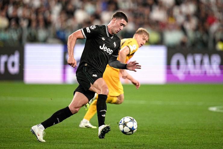 Vlahovic palla al piede