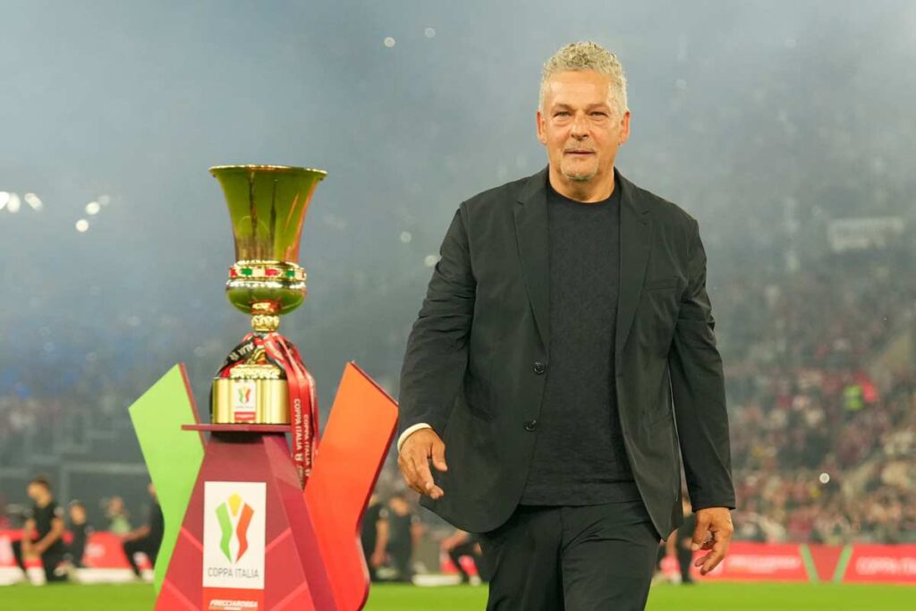 Baggio e la Coppa Italia alle sue spalle