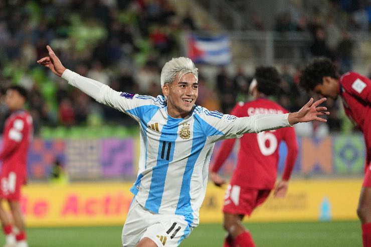 Ian Subiabre esulta dopo il gol con la maglia dell’Argentina durante il Mondiale Under 20 2025.