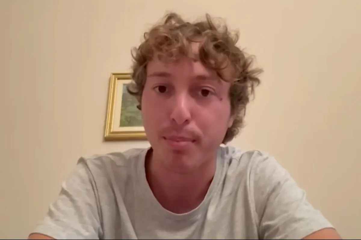 Matteo Moretto durante un collegamento video nel 2025 mentre commenta le valutazioni della Juventus sul nuovo direttore sportivo.