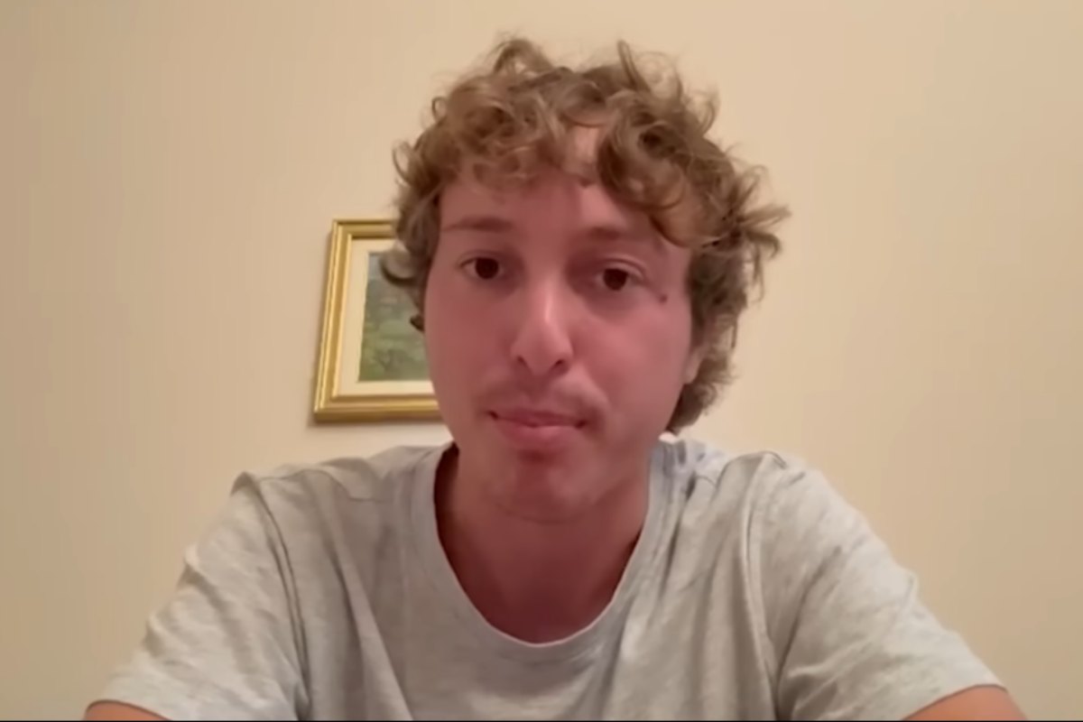 Matteo Moretto durante un collegamento video nel 2025 mentre commenta le valutazioni della Juventus sul nuovo direttore sportivo.