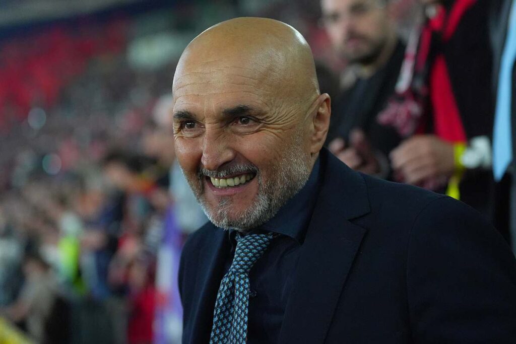 Spalletti sorridente prima della sfida di Coppa Italia 2024/2025