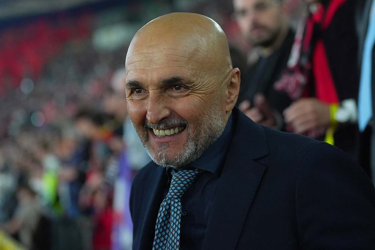 Spalletti sorridente prima della sfida di Coppa Italia 2024/2025