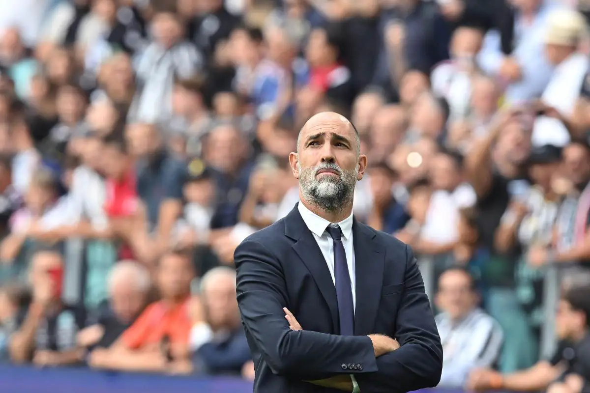 Tudor guarda in alto serio