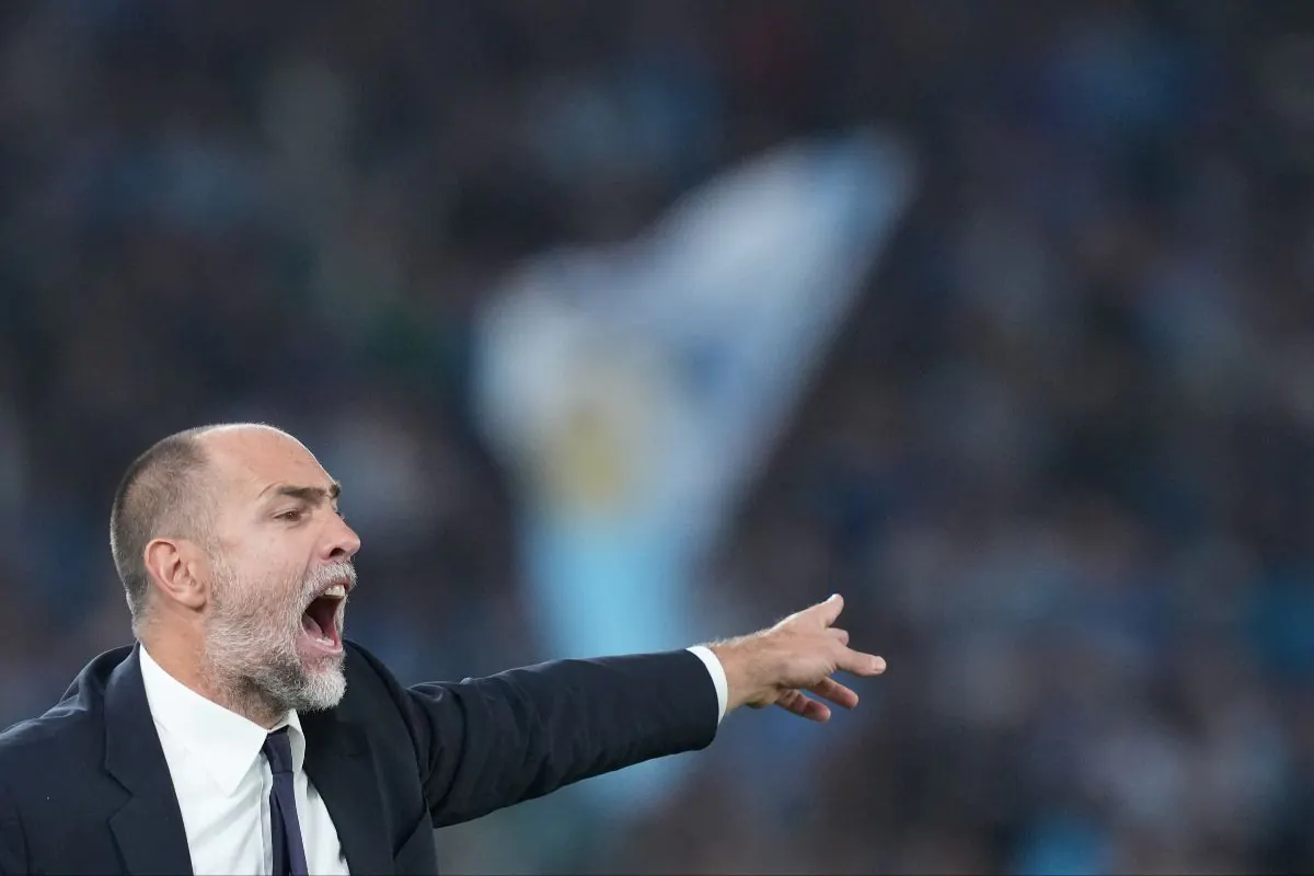 Tudor mentre sprona i suoi giocatori durante contro la Lazio