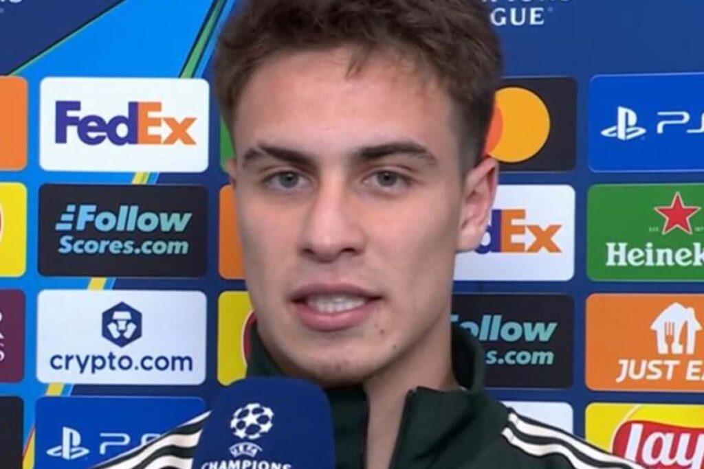 Kenan Yildiz ai microfoni di Sky