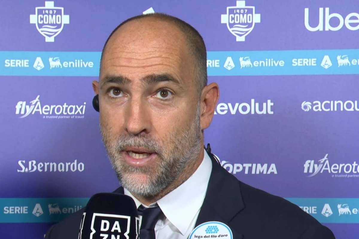 Igor Tudor durante l’intervista DAZN dopo Como–Juventus nel 2025, in primo piano davanti al backdrop della Serie A.