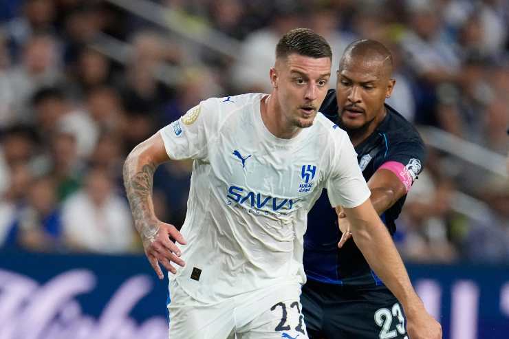 Milinkovic-Savic in campo con la maglia dell'Al-Hilal: futuro alla Juve?