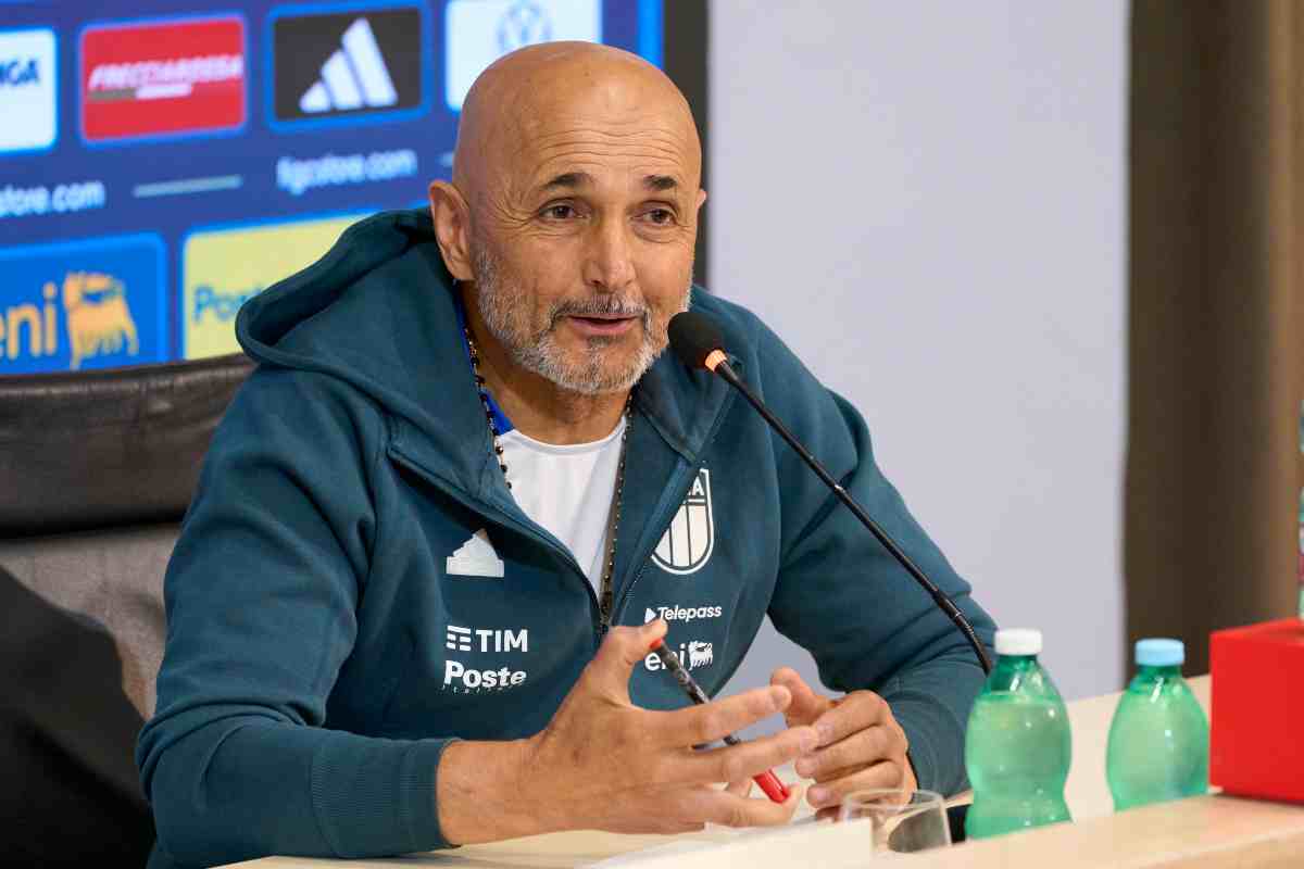 Luciano Spalletti in una conferenza stampa con la Nazionale
