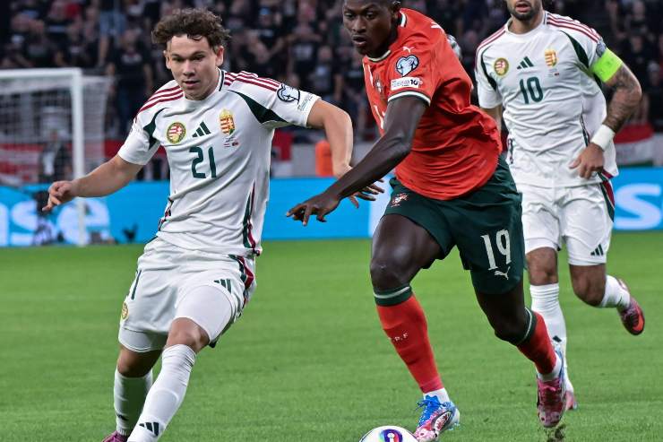 Alex Toth, centrocampista del Ferencvaros, nel corso di un match tra Ungheria e Portogallo