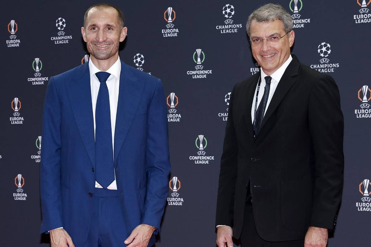 Giorgio Chiellini e Damien Comolli alla cerimonia dei sorteggi UEFA