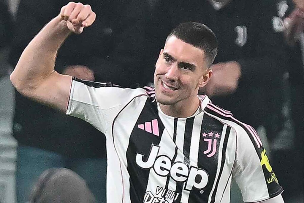 Dusan Vlahovic nella gara di Serie A 2025 contro l'Udinese