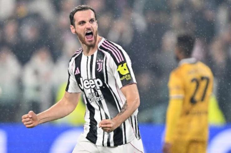 Federico Gatti esulta nella gara contro l'Udinese