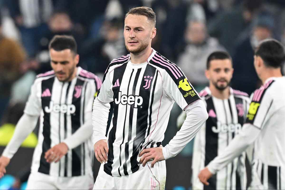 Koopmeiners sconsolato al fischio di finale della partita di Champions