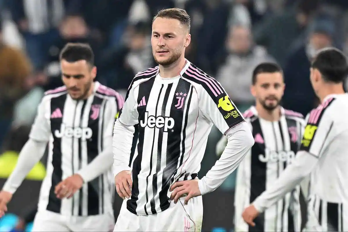 Koopmeiners sconsolato al fischio di finale della partita di Champions