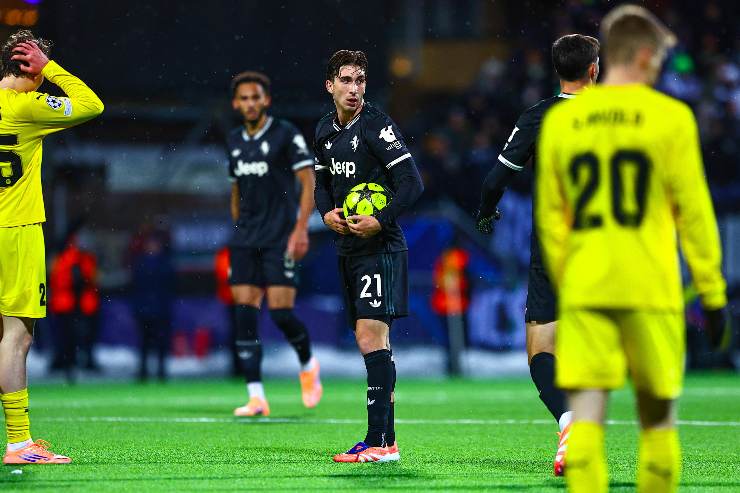 Miretti in campo in Champions