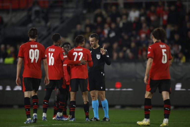 I giocatori del Rennes in campo