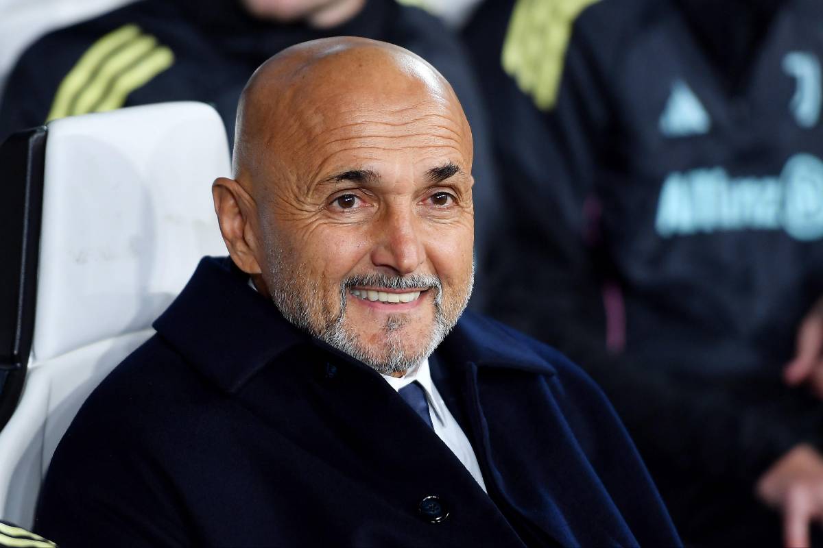 Luciano Spalletti sorride in panchina durante la sfida di Champions League tra Juventus e Sporting Lisbona