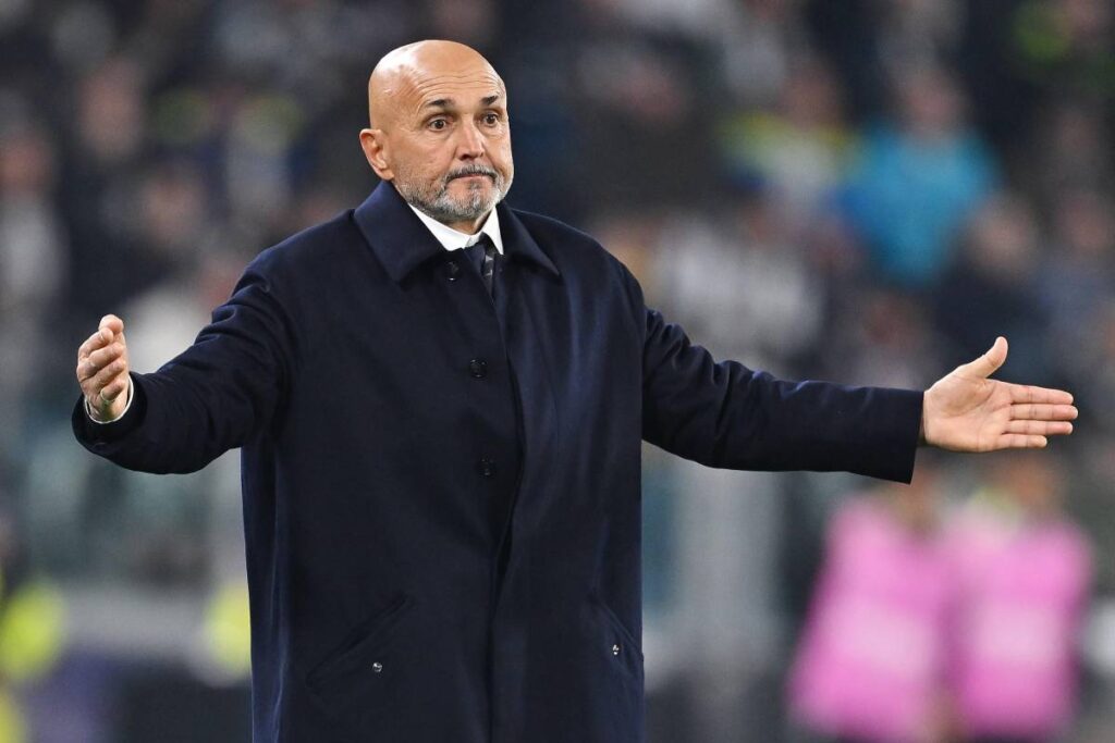 Spalletti allarga le braccia contro lo Sporting Lisbona
