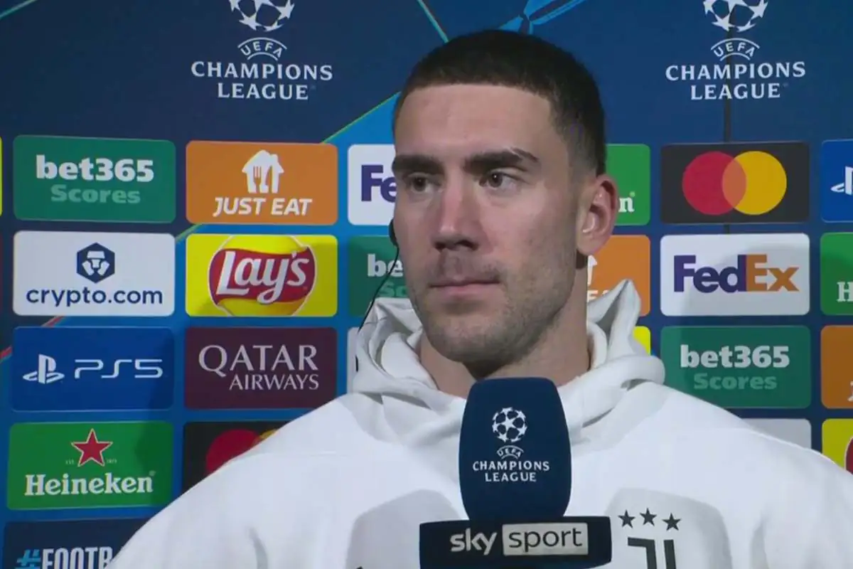 Vlahovic svela: “Ho accusato un problema fisico”, poi risponde anche sul futuro