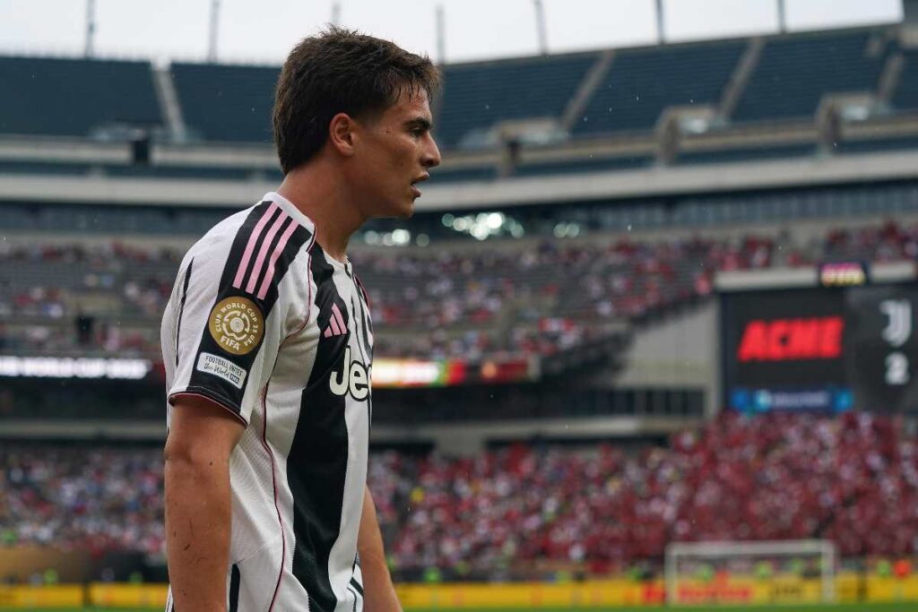 Kenan Yildiz in campo con la Juve