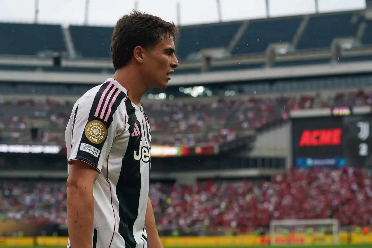 Kenan Yildiz in campo con la Juve