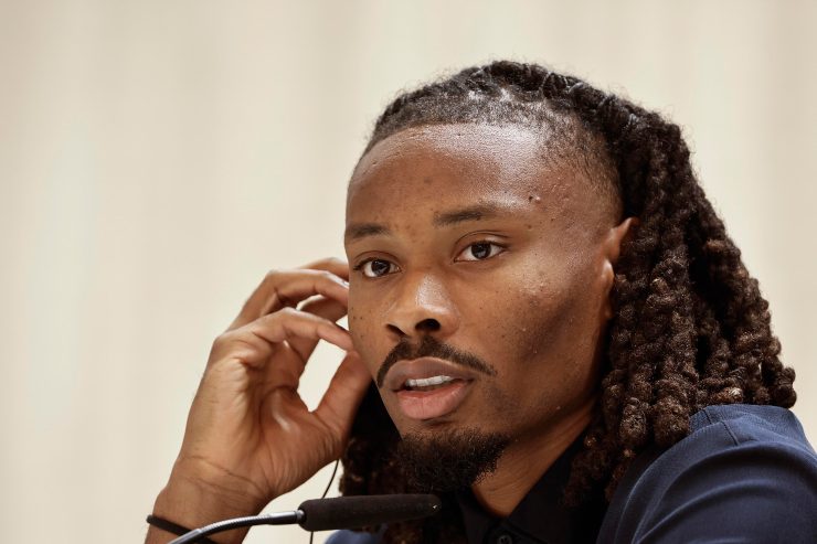 Khéphren Thuram parla in conferenza stampa come centrocampista della Juventus nella stagione 2025/26.