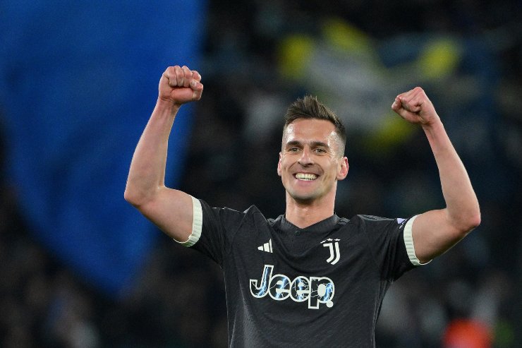 Arek Milik, attaccante della Juventus, esulta dopo il gol realizzato contro la Lazio in Coppa Italia