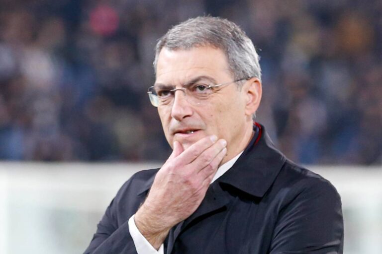 L'AD della Juventus Damien Comolli perplesso allo stadio Giovanni Zini