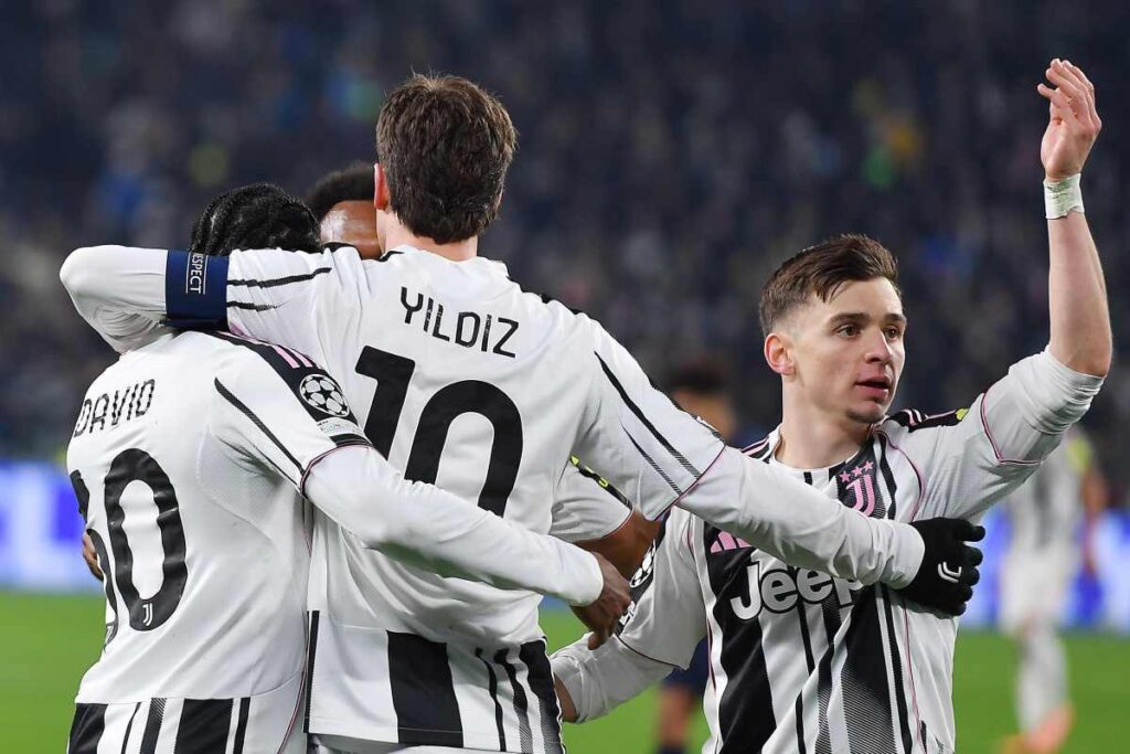 Jonathan David, Kenan Yildiz, Francisco Conceicao e Lois Openda festeggiano dopo la rete del canadese contro il Pafos