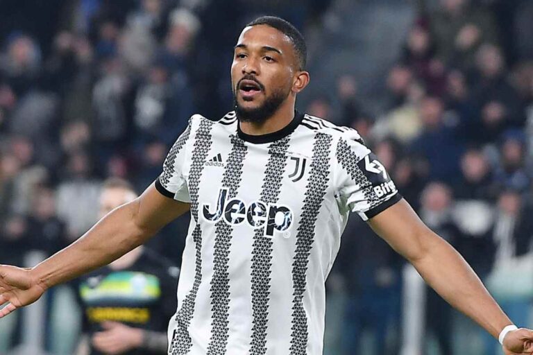 Bremer in campo con la maglia della Juventus, in un match allo Stadium