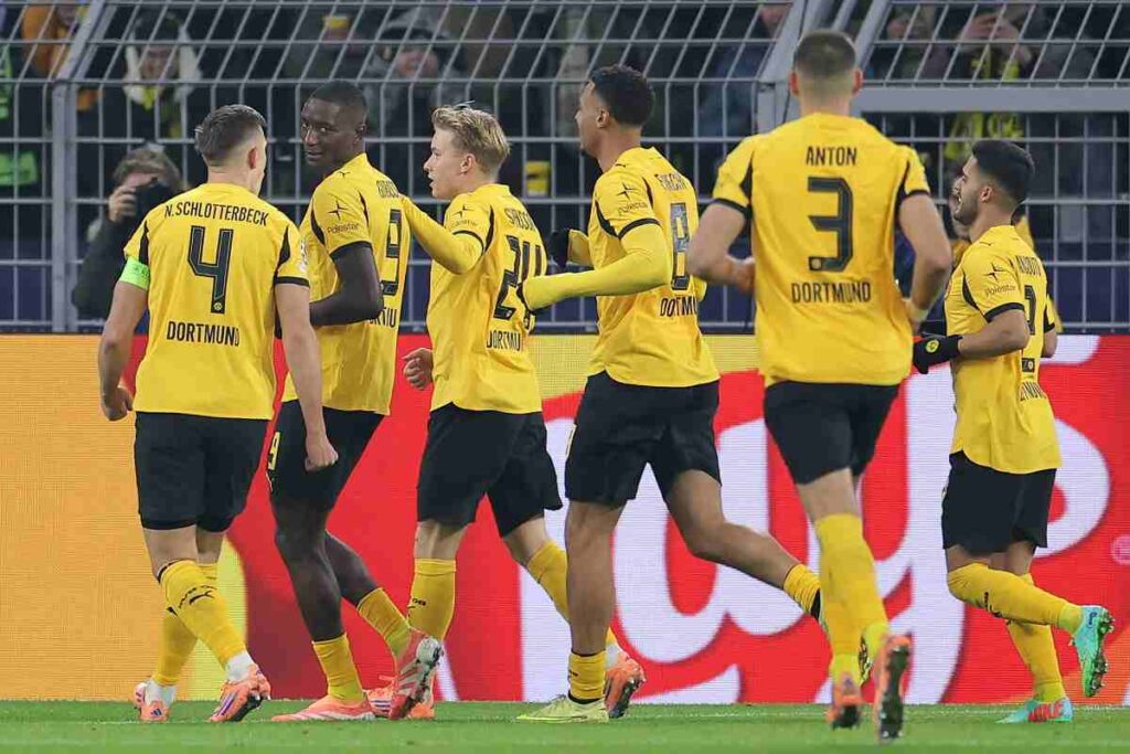 Guirassy assieme ad alcuni suoi compagni