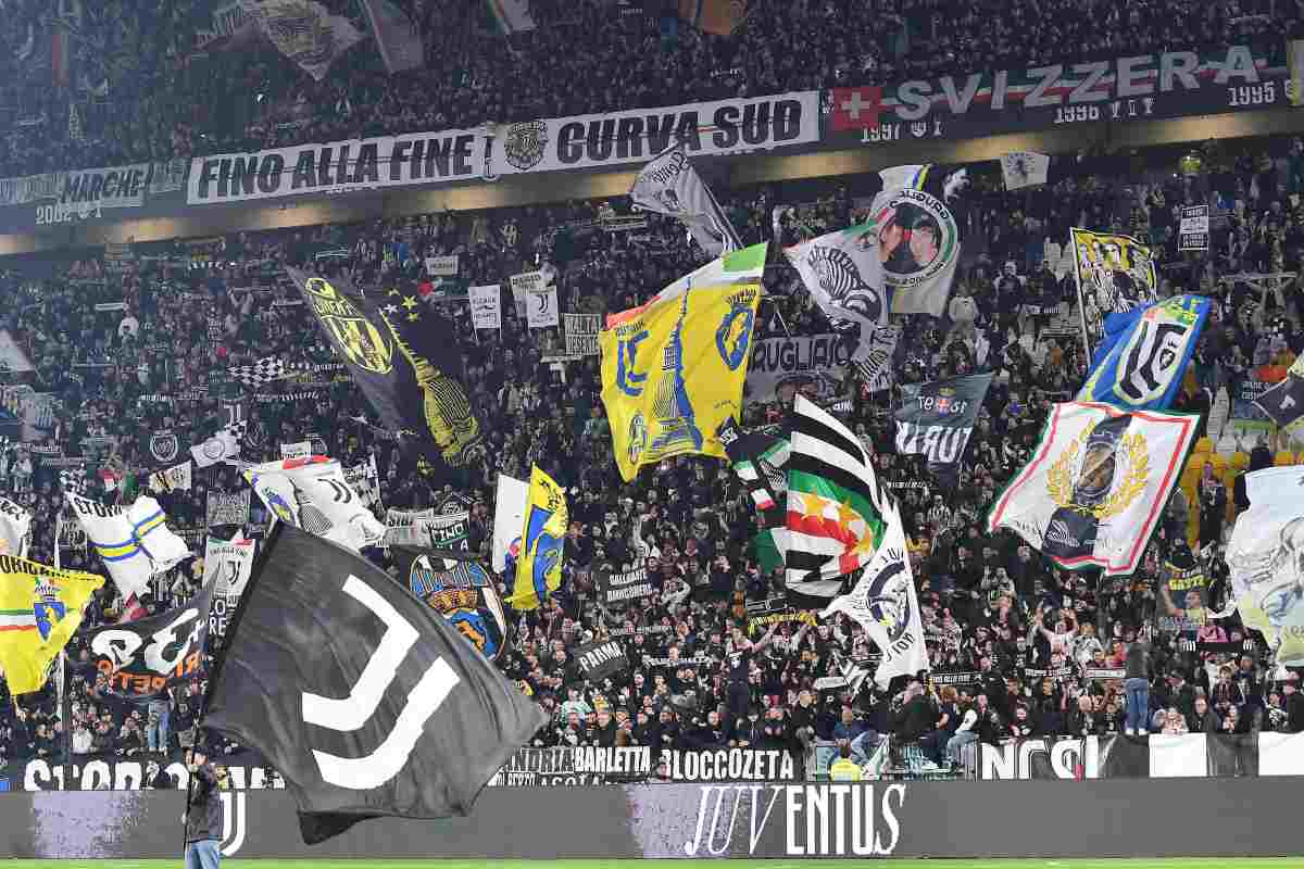 La curva della Juventus durante il derby della Mole contro il Torino