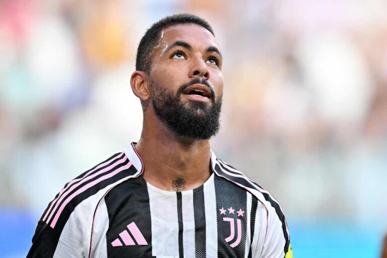 Douglas Luiz di proprietà della Juve