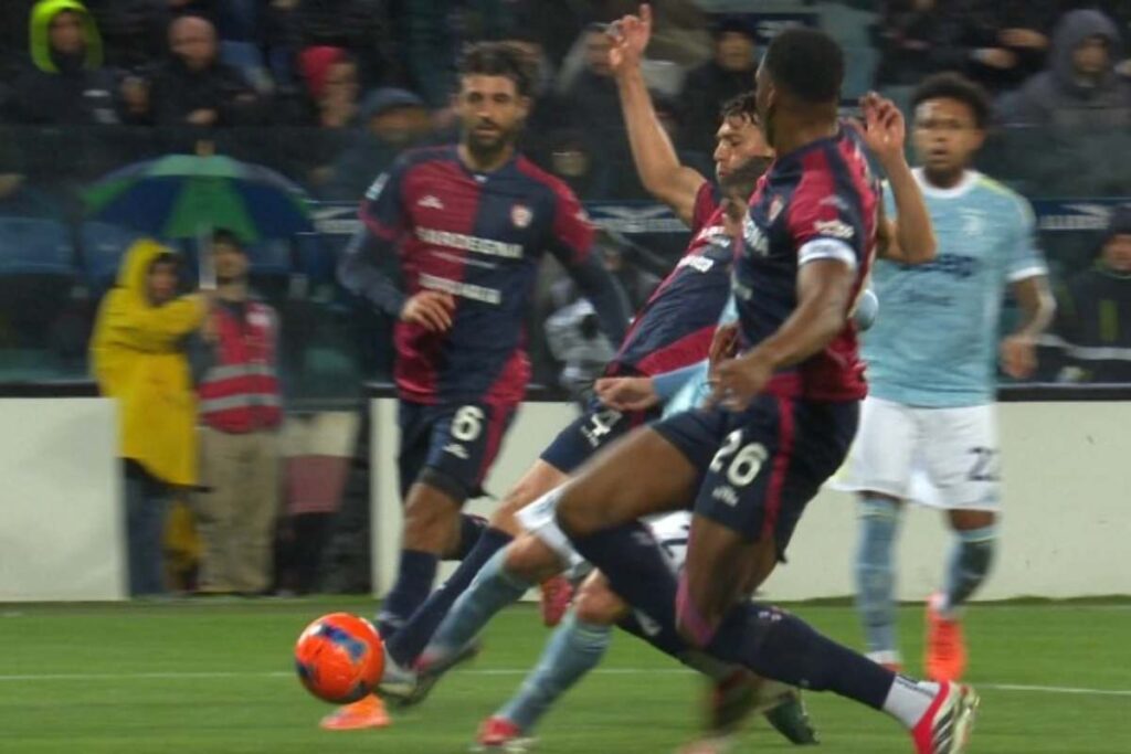 Il rigore revocato in Cagliari-Juve