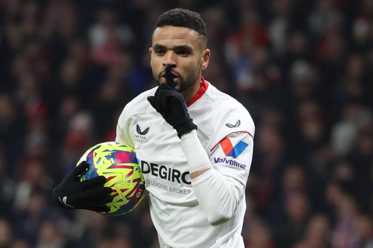 Youssef En-Nesyri esulta dopo una rete