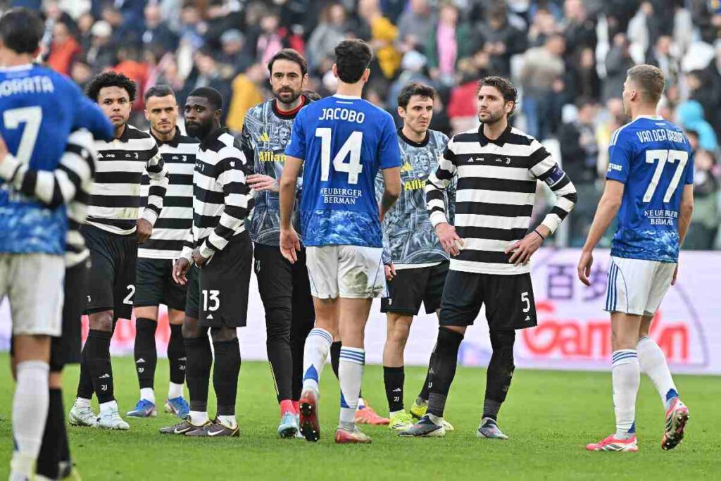 Juventus sconsolata dopo la pesante sconfitta in casa contro il Como