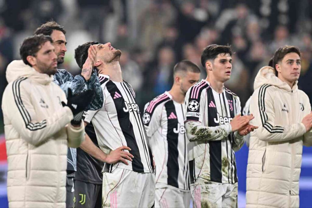 Giocatori della Juventus dopo la sfida con il Galatasaray