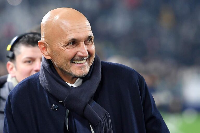 Luciano Spalletti in campo per la gara di Champions League