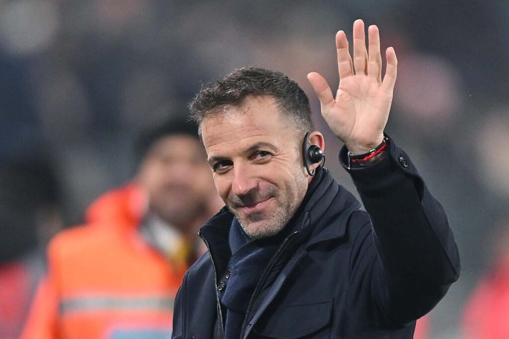 Del Piero saluta i tifosi della Juventus